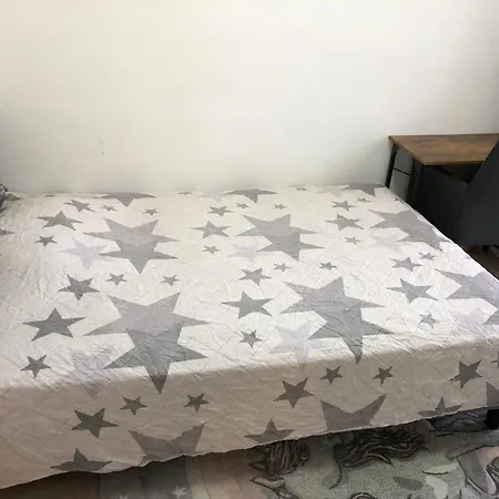 Queen Size Mit Eigenem Balkon 3og Rechts Homestay Bonn